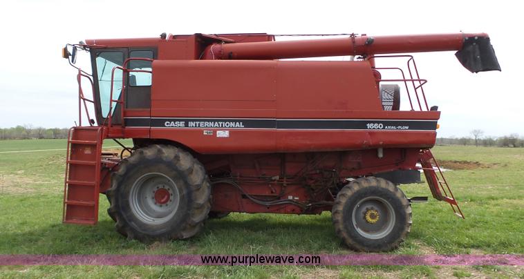 image for item L6325 1990 Case IH 1660 RWA combine