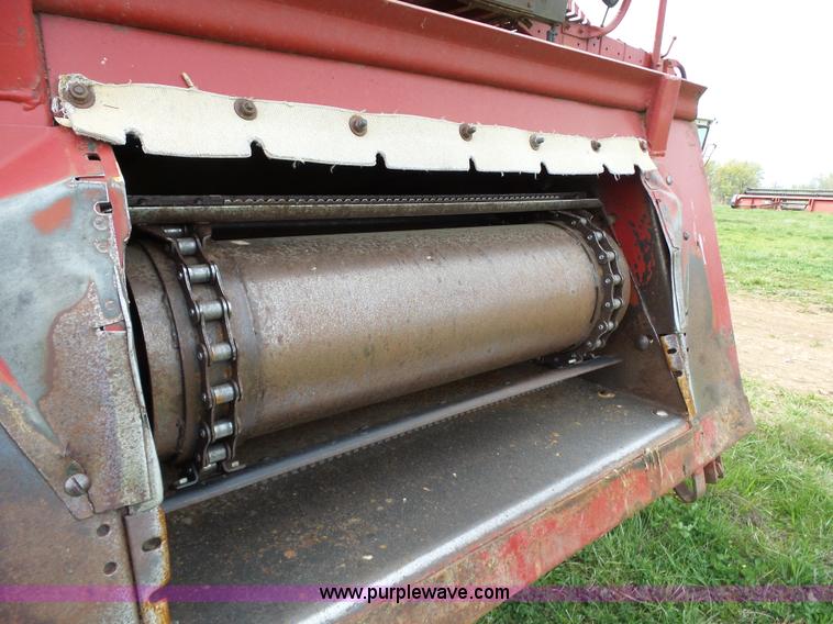 image for item L6325 1990 Case IH 1660 RWA combine