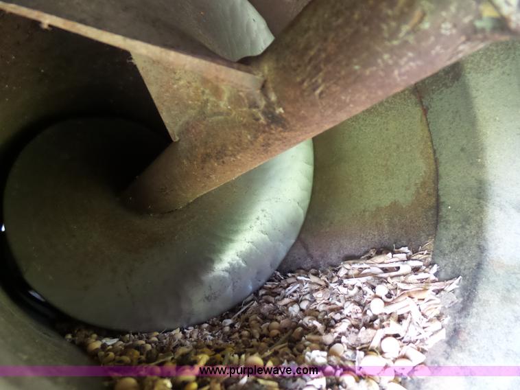 image for item L6325 1990 Case IH 1660 RWA combine