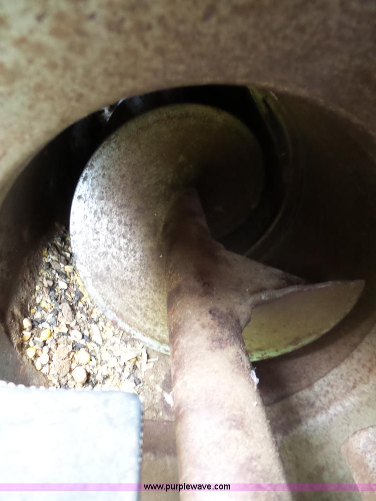 image for item L6325 1990 Case IH 1660 RWA combine