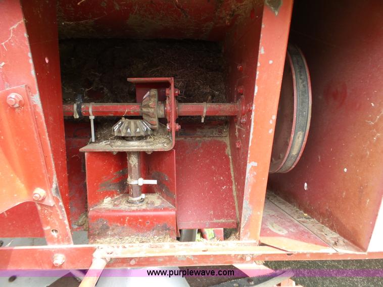 image for item L6325 1990 Case IH 1660 RWA combine