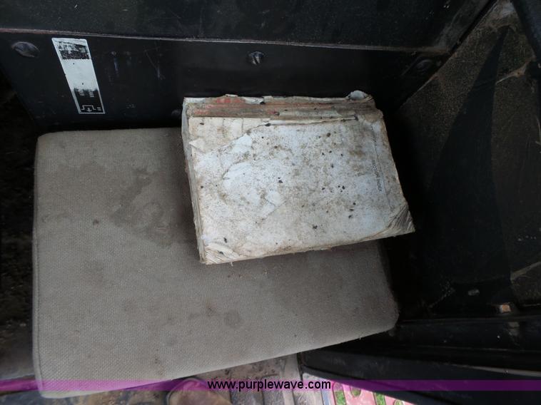 image for item L6325 1990 Case IH 1660 RWA combine