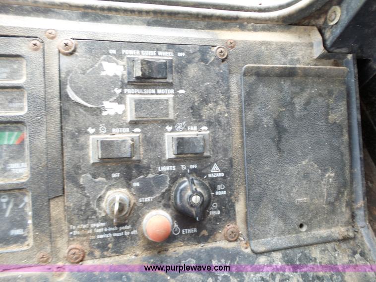 image for item L6325 1990 Case IH 1660 RWA combine