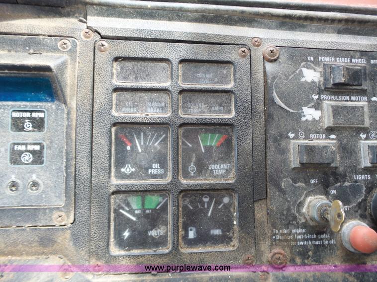 image for item L6325 1990 Case IH 1660 RWA combine