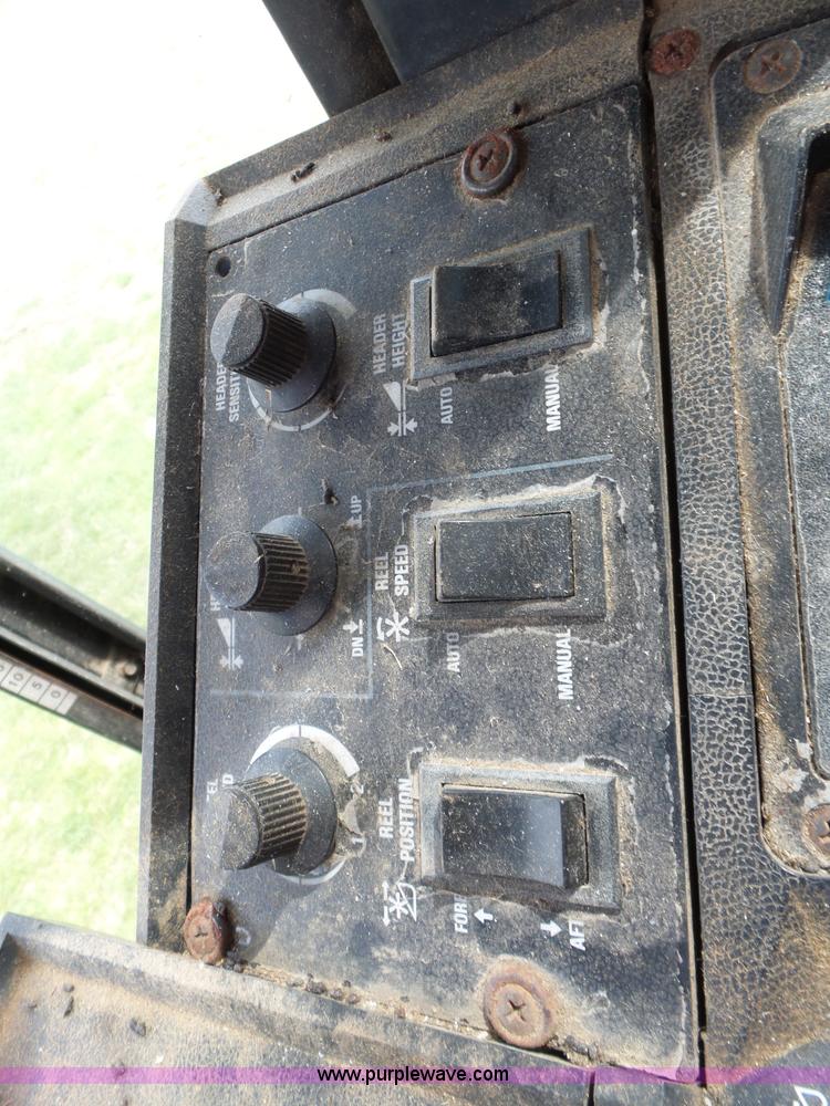 image for item L6325 1990 Case IH 1660 RWA combine