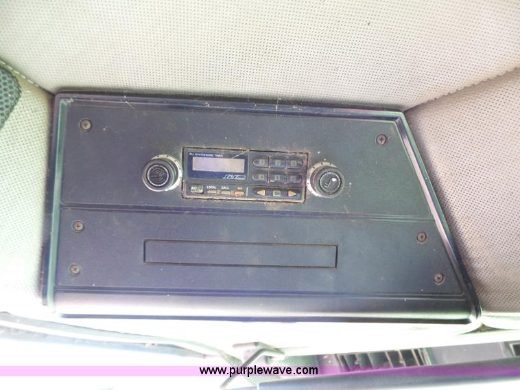 image for item L6325 1990 Case IH 1660 RWA combine