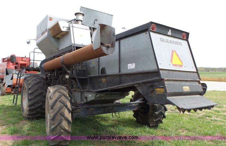 image for item L6326 1981 Gleaner M2 RWA combine