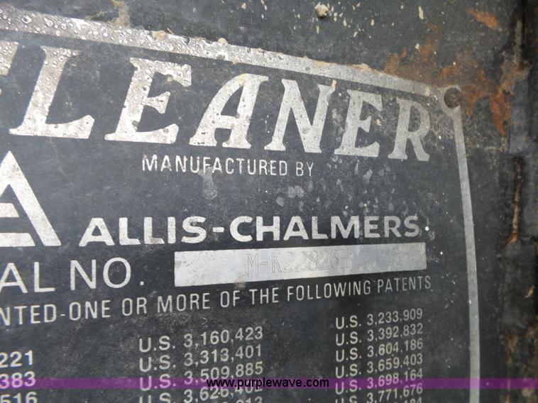 image for item L6326 1981 Gleaner M2 RWA combine