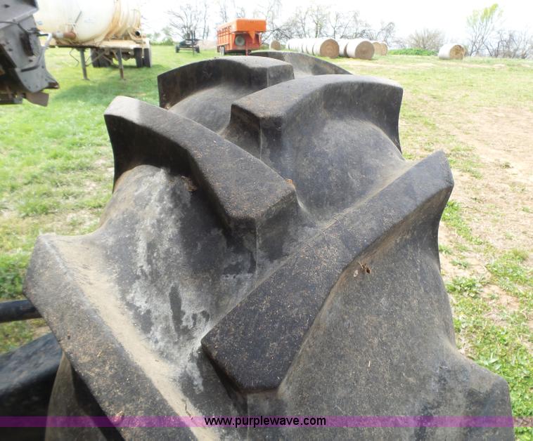 image for item L6326 1981 Gleaner M2 RWA combine