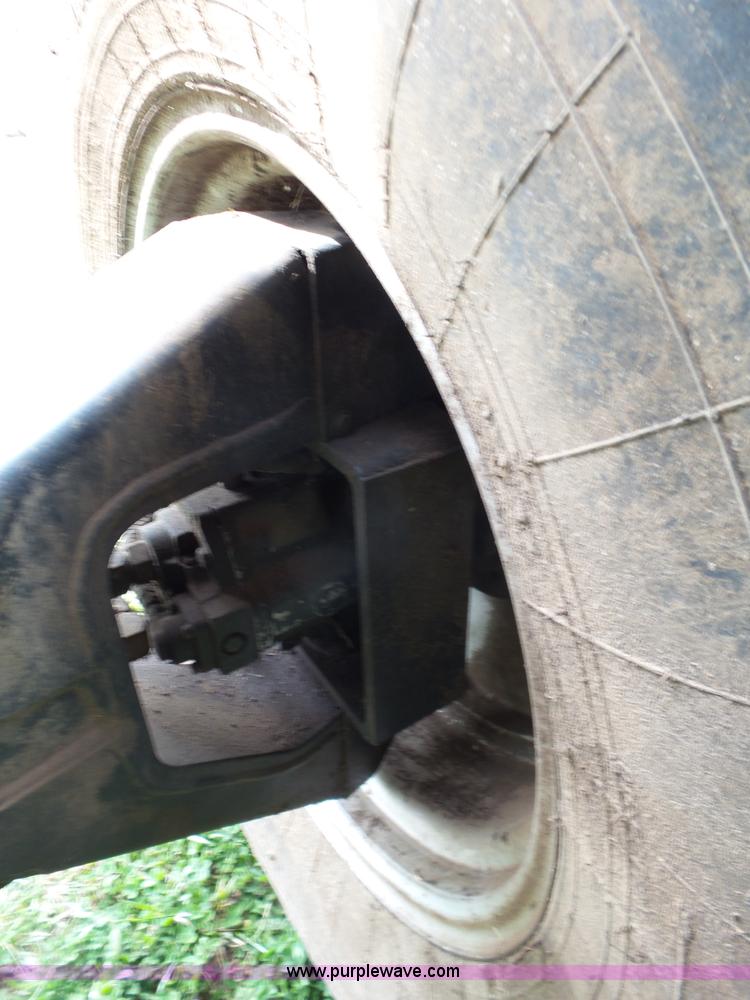 image for item L6326 1981 Gleaner M2 RWA combine