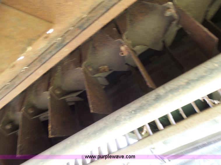 image for item L6326 1981 Gleaner M2 RWA combine