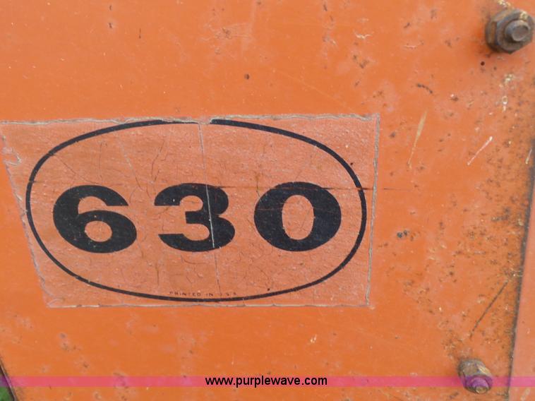 image for item L6326 1981 Gleaner M2 RWA combine