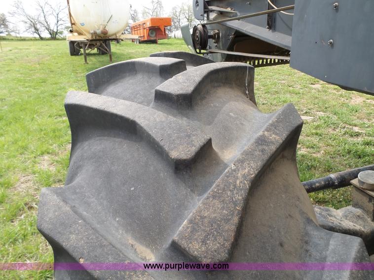 image for item L6326 1981 Gleaner M2 RWA combine