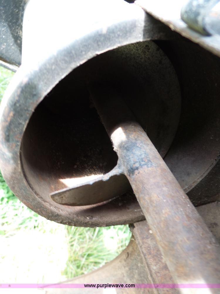 image for item L6326 1981 Gleaner M2 RWA combine