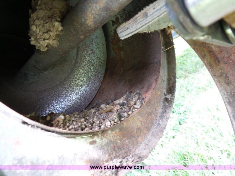 image for item L6326 1981 Gleaner M2 RWA combine