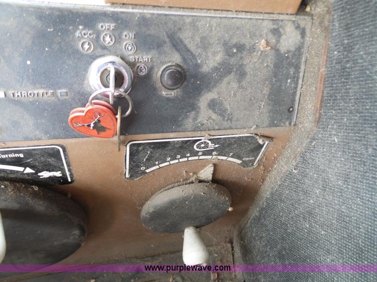 image for item L6326 1981 Gleaner M2 RWA combine