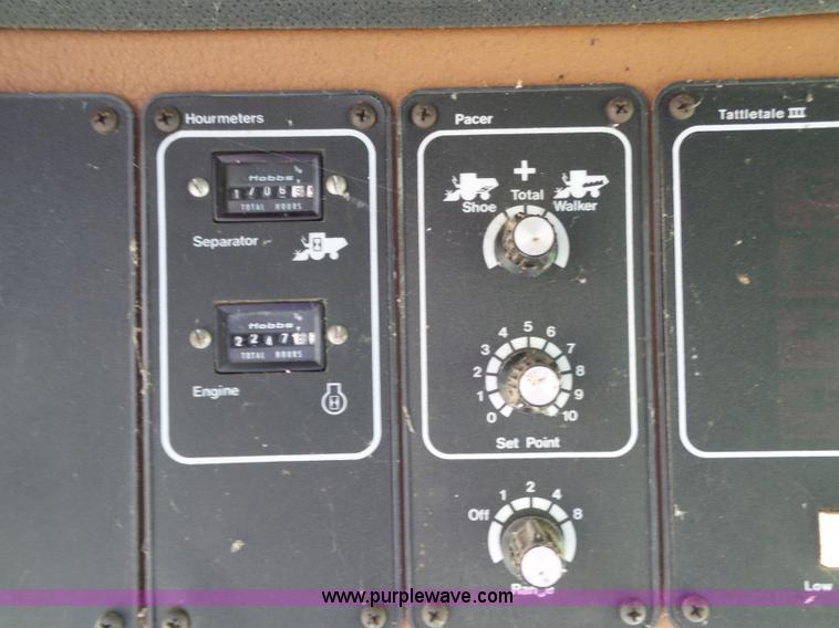 image for item L6326 1981 Gleaner M2 RWA combine