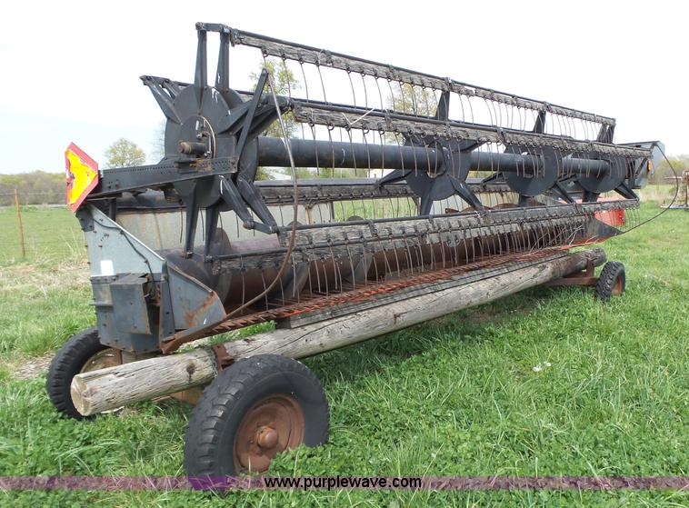 image for item L6326 1981 Gleaner M2 RWA combine
