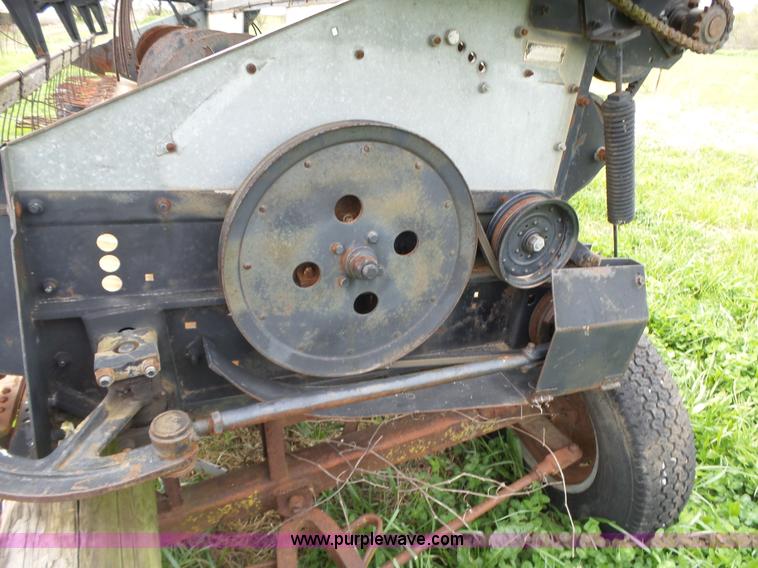 image for item L6326 1981 Gleaner M2 RWA combine