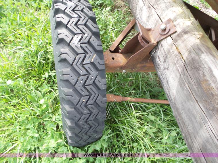 image for item L6326 1981 Gleaner M2 RWA combine