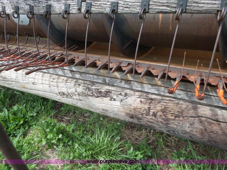 image for item L6326 1981 Gleaner M2 RWA combine