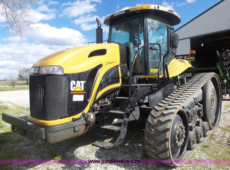image for item L7226 2002 Challenger MT735 tractor