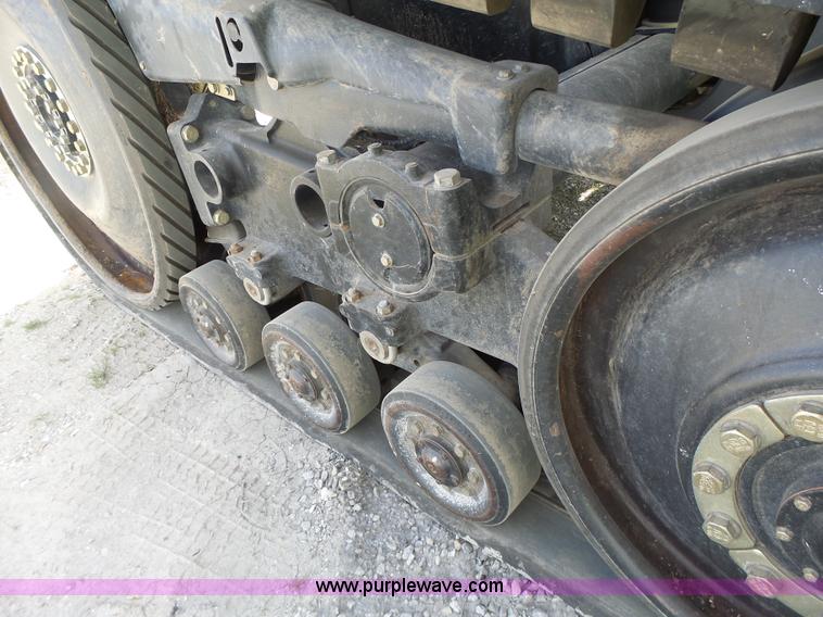 image for item L7226 2002 Challenger MT735 tractor