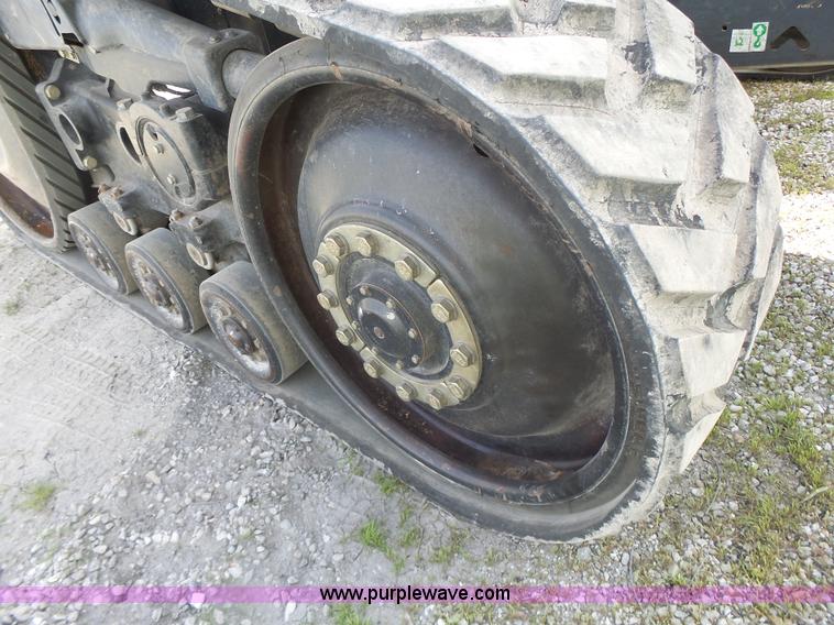 image for item L7226 2002 Challenger MT735 tractor