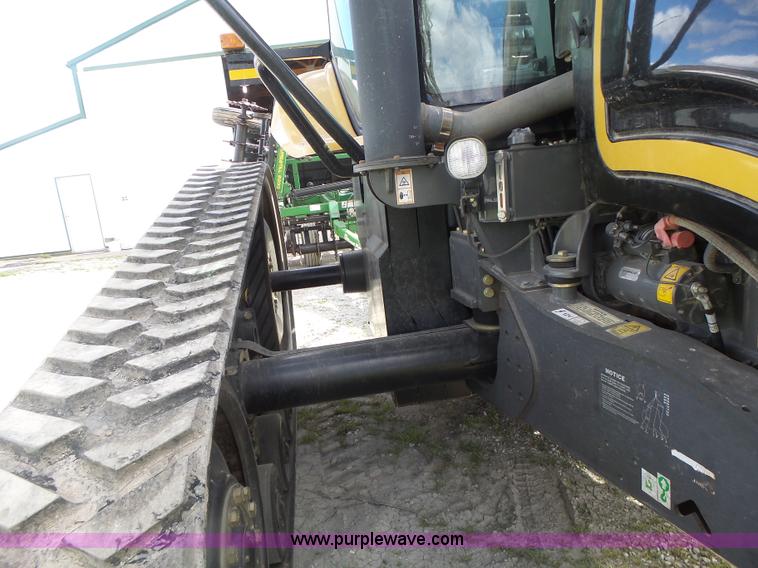 image for item L7226 2002 Challenger MT735 tractor