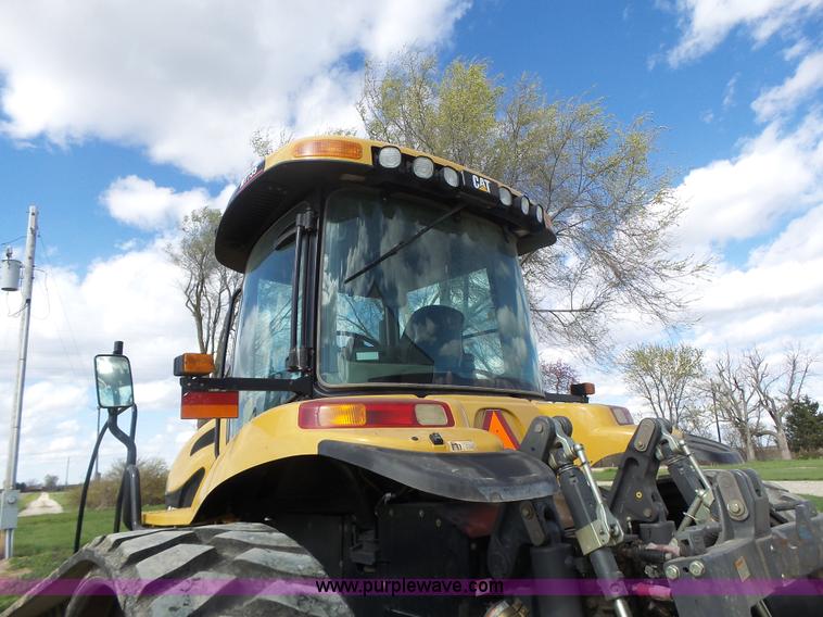 image for item L7226 2002 Challenger MT735 tractor