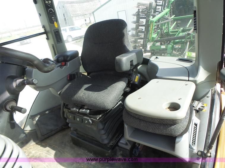 image for item L7226 2002 Challenger MT735 tractor