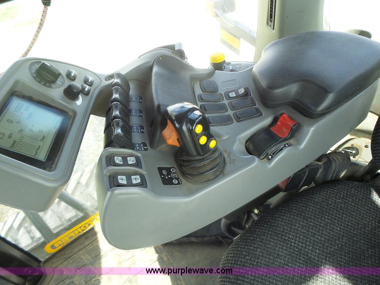 image for item L7226 2002 Challenger MT735 tractor