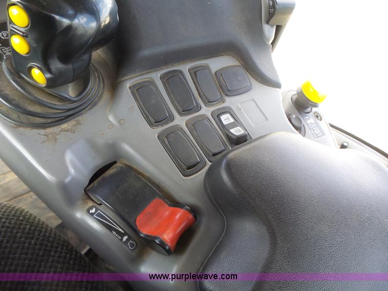 image for item L7226 2002 Challenger MT735 tractor