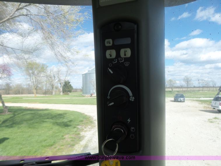 image for item L7226 2002 Challenger MT735 tractor