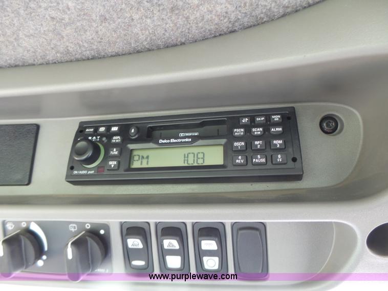 image for item L7226 2002 Challenger MT735 tractor