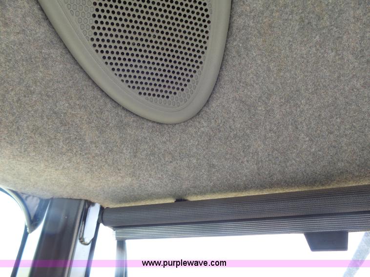 image for item L7226 2002 Challenger MT735 tractor