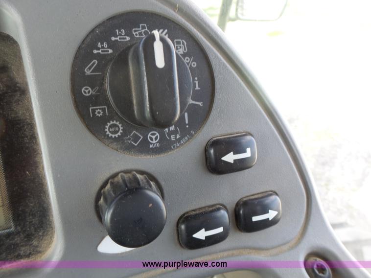 image for item L7226 2002 Challenger MT735 tractor