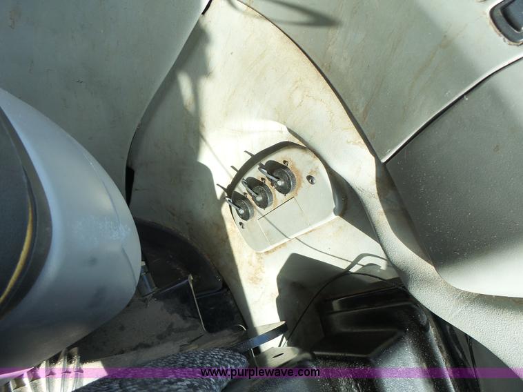 image for item L7226 2002 Challenger MT735 tractor