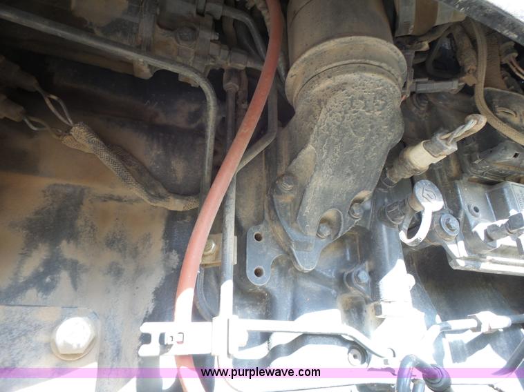 image for item L7226 2002 Challenger MT735 tractor