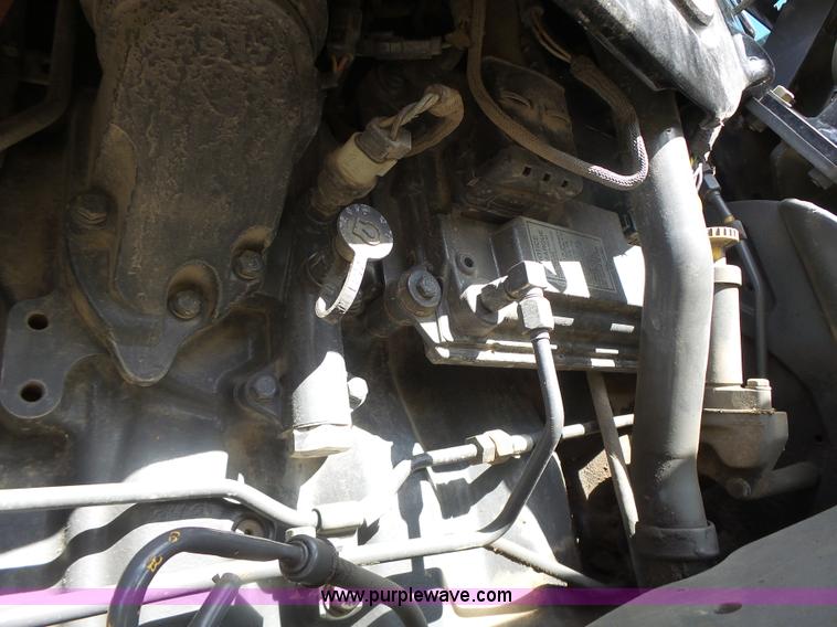 image for item L7226 2002 Challenger MT735 tractor