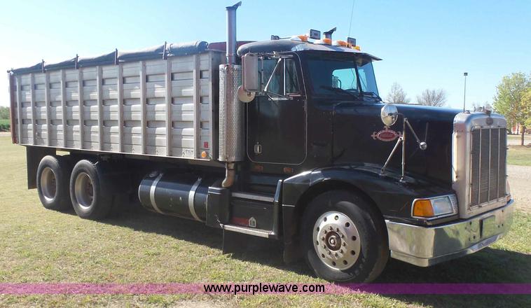 image for item L7482 1988 Peterbilt 377 grain truck