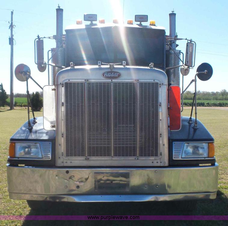 image for item L7482 1988 Peterbilt 377 grain truck