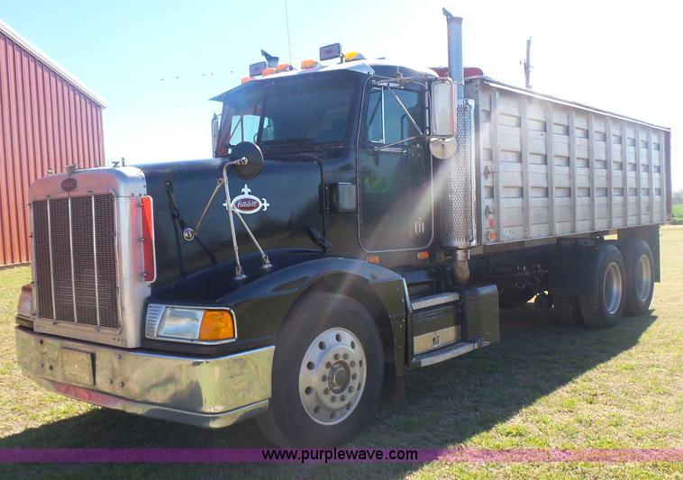image for item L7482 1988 Peterbilt 377 grain truck