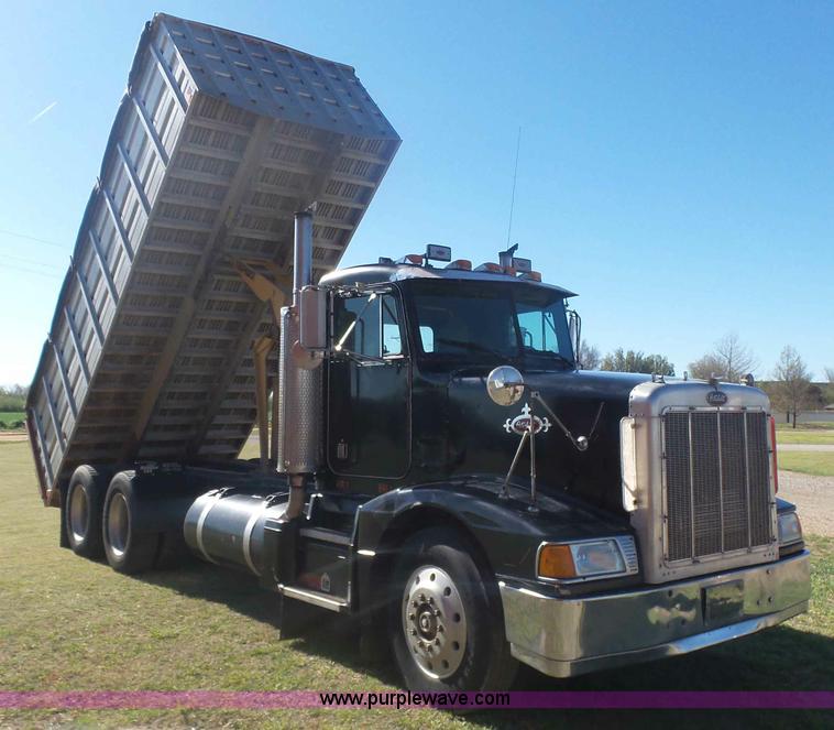 image for item L7482 1988 Peterbilt 377 grain truck