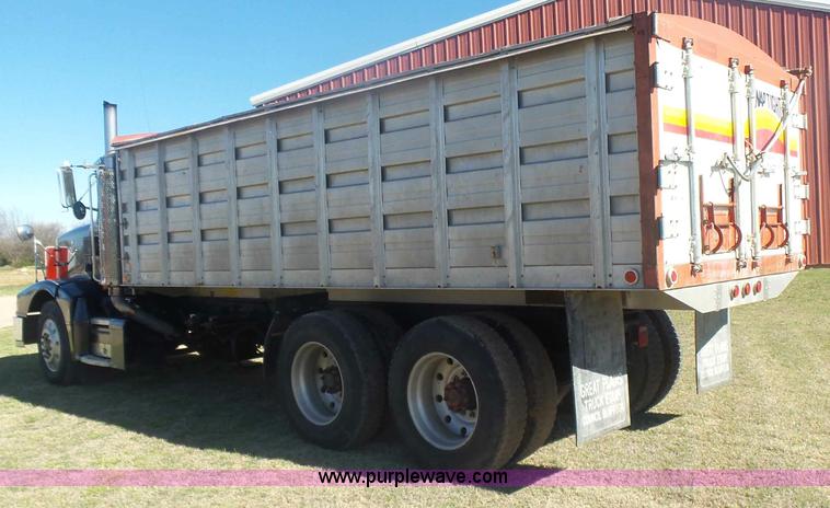 image for item L7482 1988 Peterbilt 377 grain truck