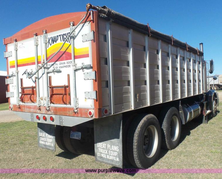 image for item L7482 1988 Peterbilt 377 grain truck