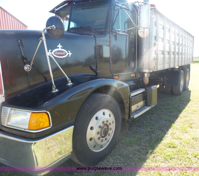 image for item L7482 1988 Peterbilt 377 grain truck