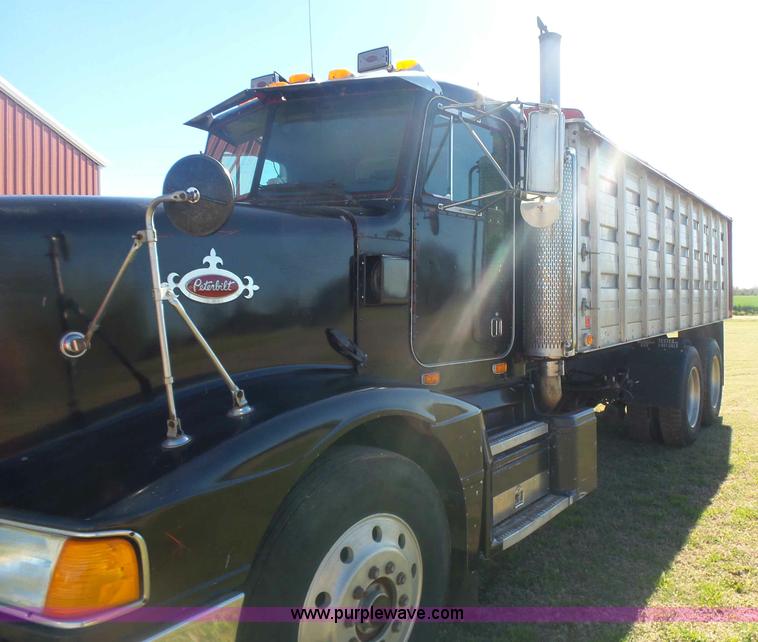 image for item L7482 1988 Peterbilt 377 grain truck
