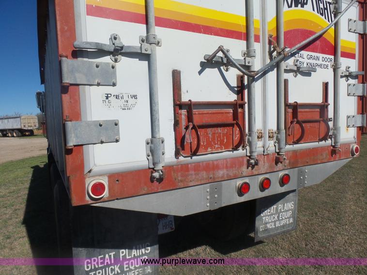 image for item L7482 1988 Peterbilt 377 grain truck