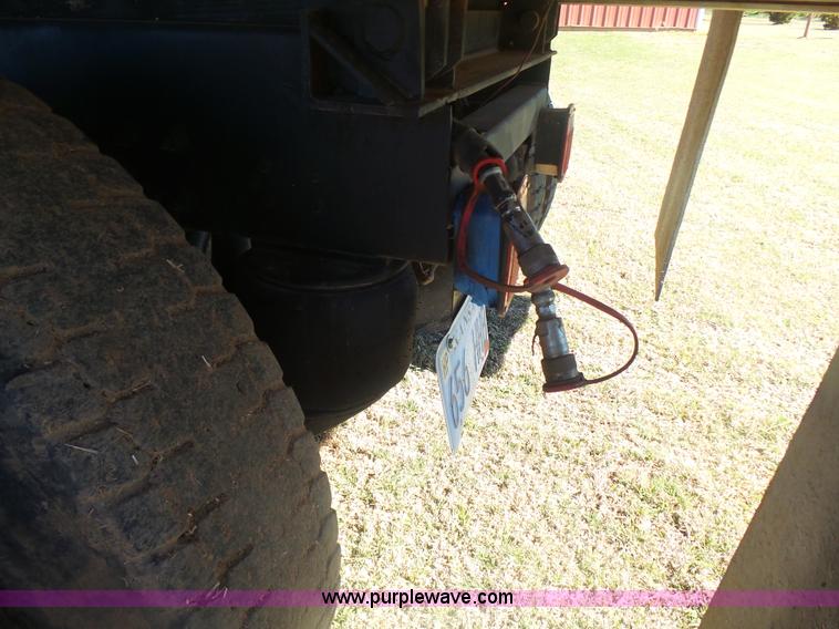 image for item L7482 1988 Peterbilt 377 grain truck